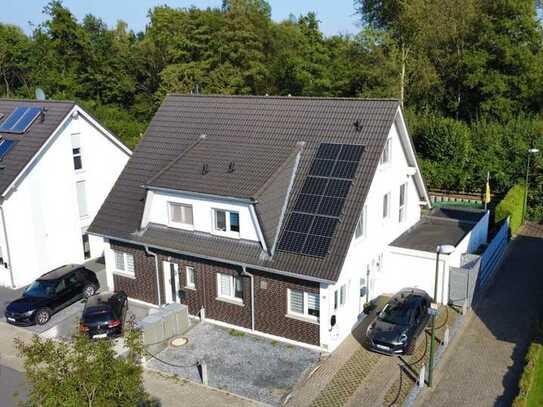 Angebotsverfahren: Doppelhaushälfte in Lünen-Gahmen! Mit Küche, Garage, Garten und PV-Anlage!