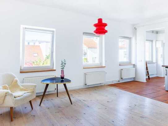 Mitte, Mitte, Mitte: bezugsfreie 2 Zimmer im 4.OG SF Anklamer Straße in Mitte