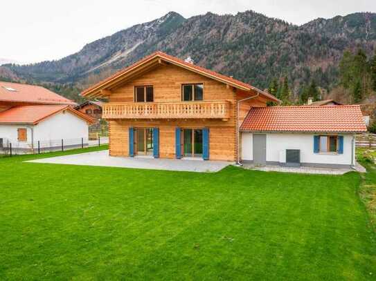 Ihr persönlicher Wohntraum im Grünen auf großem Grundstück mit Bergblick