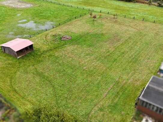 "Land für Visionäre: Perfekt für Tierhaltung, Freizeitnutzung & Wohnbebauung"