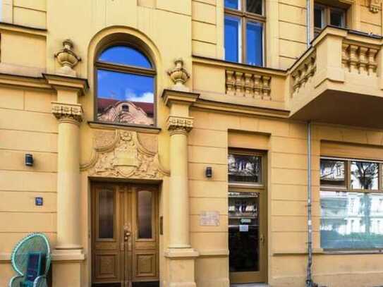 Lichtdurchflutete Dachgeschoß-Maisonettewohnung, leicht in 3 Zimmer umwandelbar, in Friedrichshain