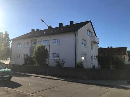 Ihre Chance! 4 ZKB-Wohnung, zentral gelegen, langjährig vermietet, mit Garage + Keller!
