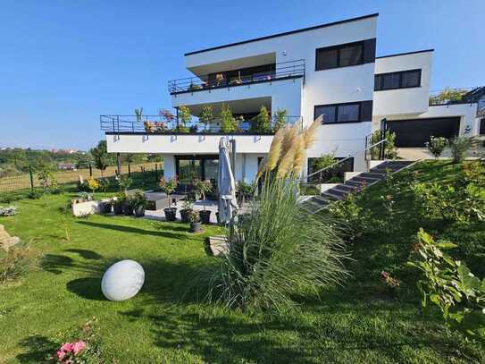 Architektenvilla mit beeindruckendem Konzept und Einliegerwohnung in Toplage