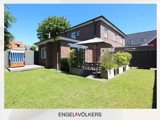 Exquisites Haus mit 2 Wohnungen im modernen maritimen Stil