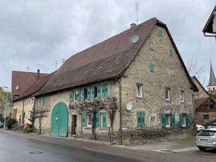 Historisches, ehemaliges landwirtschaftliches Anwesen mit viel Ausbaupotenzial & guter Bausubstanz