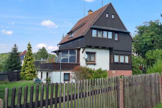 freistehendes Einfamilienhaus mit unverbautem Gebirgsblick