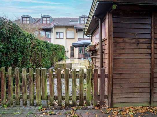 Großes EFH im Mertonviertel/Riedberg mit drei Bädern * teilrenoviert * inkl. ein Carport