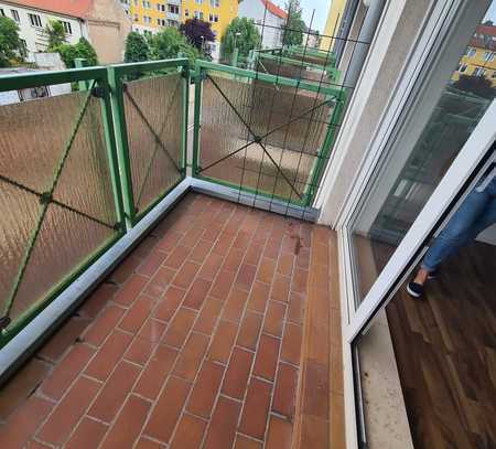 Magdeburg - Neue Neustadt - großzüg. 3-Raum-Wohnung mit Balkon & Stellplatz in gepflegter Wohnanlage