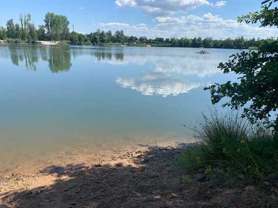 * SEIT 1992 IMMO-ZAHN * Idyllisch am See: Freistehendes Haus mit Garten & Garage *