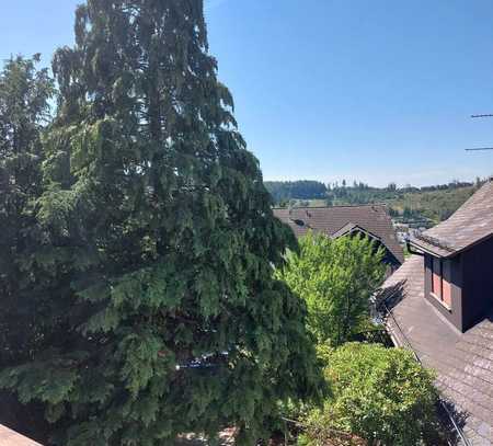 Freistehendes Familienhaus mit Blick!