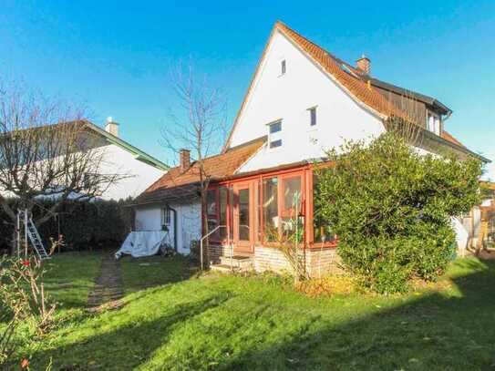 Renovierungsbedürftiges Einfamilienhaus in begehrter Sackgassenlage mit wunderschönem Garten!