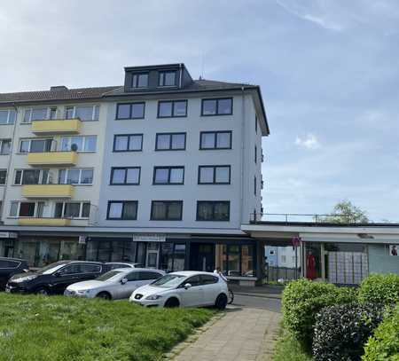 Neu errichtete Stilvolle 2-Raum-DG-Wohnung mit Balkon in Köln Eil