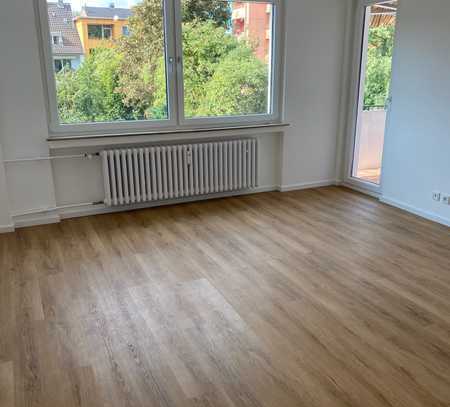 Exklusive 2-Zimmer-Wohnung mit Balkon und Einbauküche in Köln / WG / Studenten