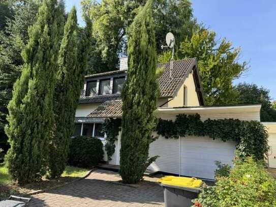 Schöner Wohnen in Rodenkirchen mit riesigem Garten!