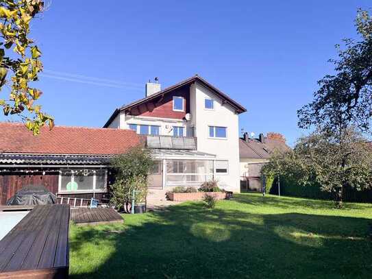 2 Zimmer Erdgeschoss Wohnung mit kleinem Garten, Garage und großer, überdachter Terrasse