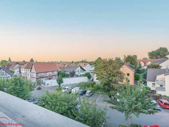 Außergewöhnliche 4 Zi. Eigentumswohnung mit 111 qm Dachterrasse in Citylage des Ortsteils Mörfelden!