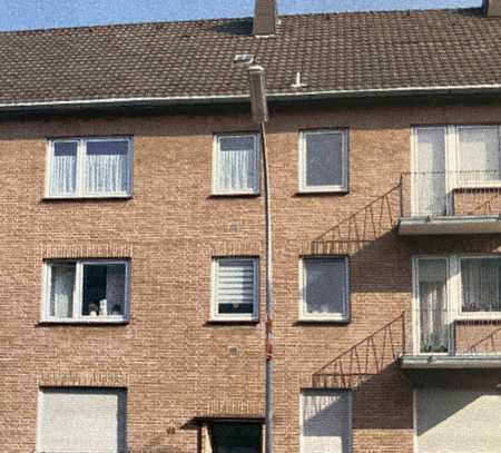 Sanierte 3-Raum-Wohnung mit Balkon und Einbauküche in Mönchengladbach