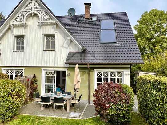 Neuwertige Haushälfte mit 4 Szi., 2 Bädern, Sauna, Kamin & Garten in Südausrichtg. in optimaler Lage