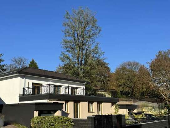 Repräsentative Villenwohnung mit lux. Innenausstattung , Terrasse, Garten in Mülheim, Uhlenhorst