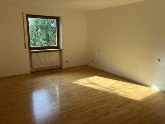 Schöne 4-Zimmer Wohnung mit teilw. Dachschräge in Ingolstadt West