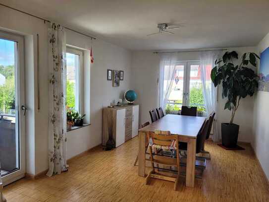 Schöne und neuwertige 4-Raum-Wohnung mit gehobener Innenausstattung mit Balkon in Eckental