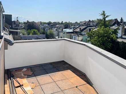 Sonnige, top sanierte helle 3-Zimmer-Dachgeschosswohnung