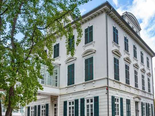 Außergewöhnliche freistehende Stilaltbau-Villa in bester Westend-Lage