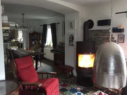 Attraktives Einfamilienhaus mit vier Zimmern und Einbauküche in Weinheim