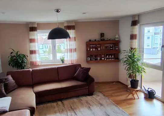 Helle, 3-Zimmer Wohnung mit Balkon und Schloßblick in Heidenheim