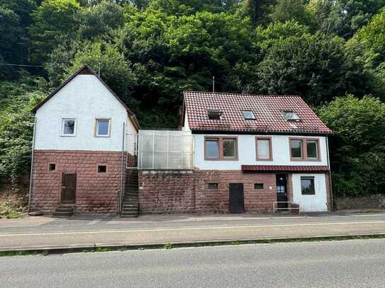 Zweifamilienhaus mit Potenzial in Wertheim