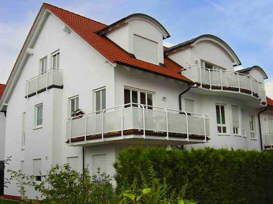 Provisionsfrei +++ Schöne, helle 3 ZKB-Wohnung mit Balkon, EBK, TG-Platz sowie Keller