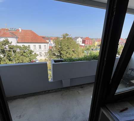 Vollständig renovierte 1-Zimmer Wohnung mit Balkon/Einbauküche