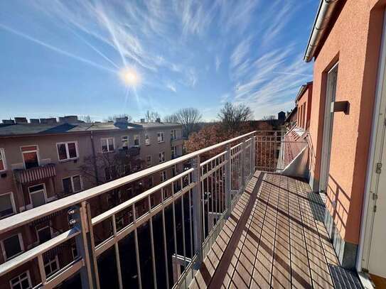 ROOFTOP CONDO - CLOSE TO BUS; S-BAHN/ REGIO AND SPREE! VIDEO-LINK!