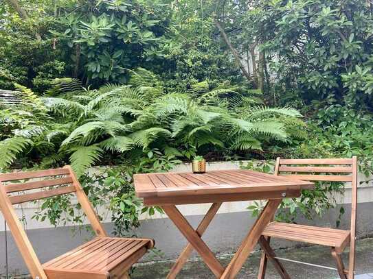 Süsse Gartenterrasse mit möbliertem Atelier in Düsseldorf Derendorf