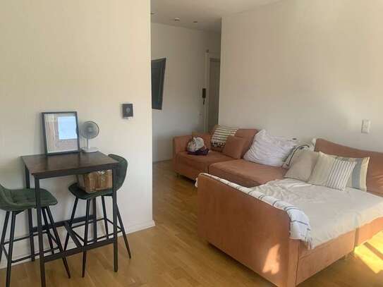 SHORT TERM: Bright and clean PB apartment available December 17