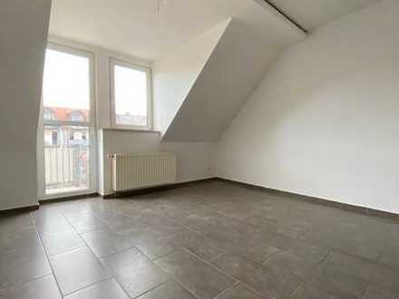 Schöne helle 3-Raum-DG-Wohnung mit Balkon