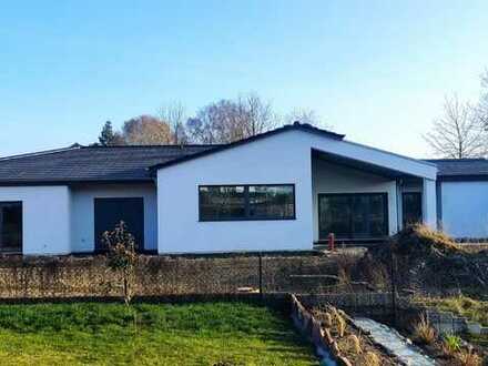 Neubau-7-Zimmer-Haus (Bungalow), 280qm, 2672qm Grundstück in Groß Plasten, Groß Plasten