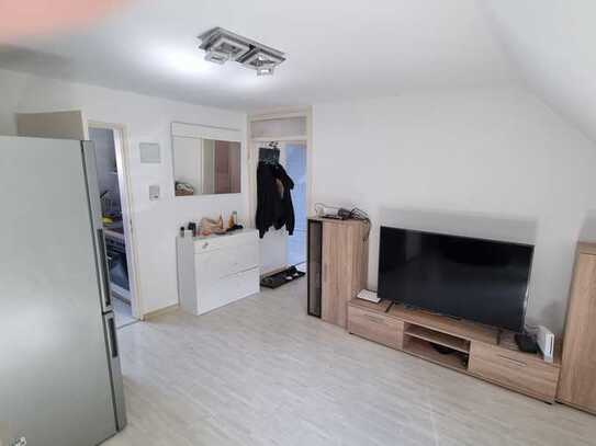 Gemütliche 1 1/2 Zimmer DG Wohnung in beliebter Lage zwischen Stadt und Wald