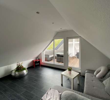 Sanierte Maisonette-Wohnung mit drei Zimmern und Dachterrasse in Duisburg