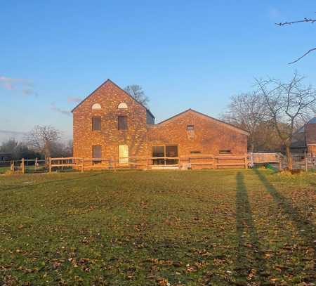 VORANKÜNDIGUNG: Exklusiver Pferdehof am Niederrhein – Wohnen und Reiten auf höchstem Niveau in Wesel