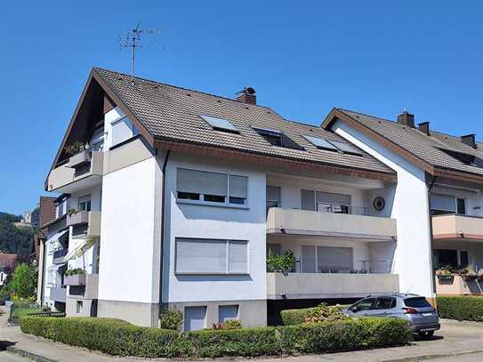 Privatverkauf
Ansprechende 4-Zimmer-Hochparterre-Wohnung mit Balkon in Waldkirch