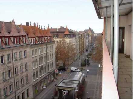 Vollständig renovierte Wohnung mit einem Zimmer sowie Balkon und EBK in Nürnberg