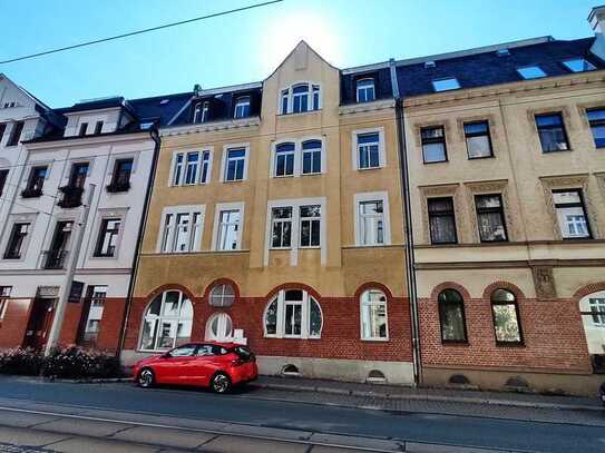 Großzügige 4-Zi.-Dachgeschoss-Wohnung - neu renoviert!