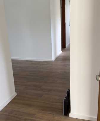 Erstbezug nach Sanierung mit Balkon: attraktive 3-Zimmer-Wohnung in Esslingen
