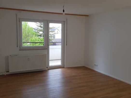 modernisierte 1-Zimmer-Wohnung mit Balkon und Einbauküche in Heimsheim