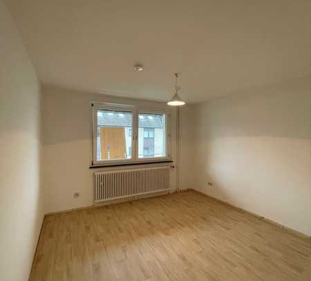 Zentrale Etagenwohnung mit Balkon