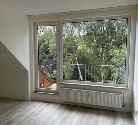 Schöne 3-Zimmerwohnung mit gemütlicher Dachterrasse !!