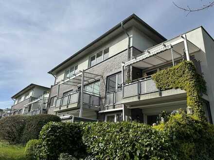 **zentral gelegene 2-Zimmer Wohnung** in ruhiger Lage mit großer Dachterrasse