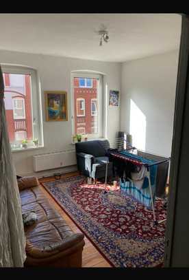 Schöne 2-Raum-Wohnung mit EBK und Balkon in Kiel