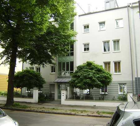 Sonnige, ruhige 2-Zimmerwohnung mit Wintergarten in Pankow